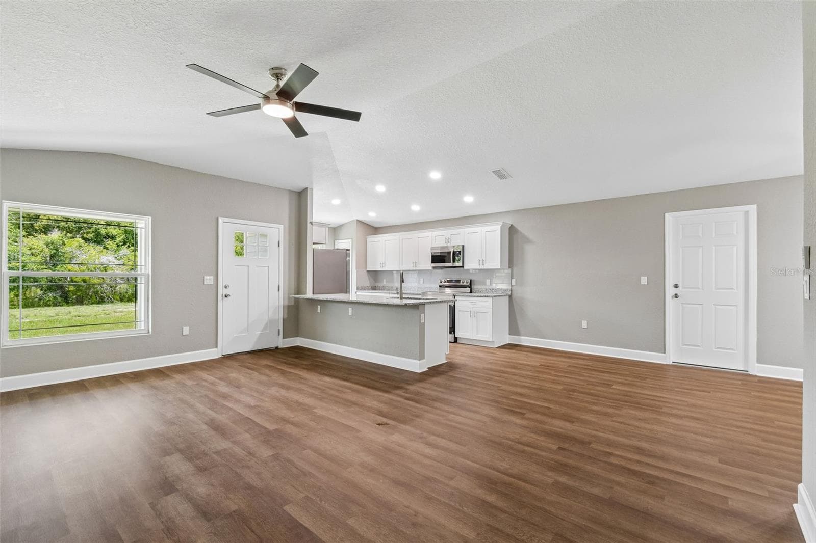 Single Family Residence at 11133 KO DR, LAKELAND, photo 9 of 40