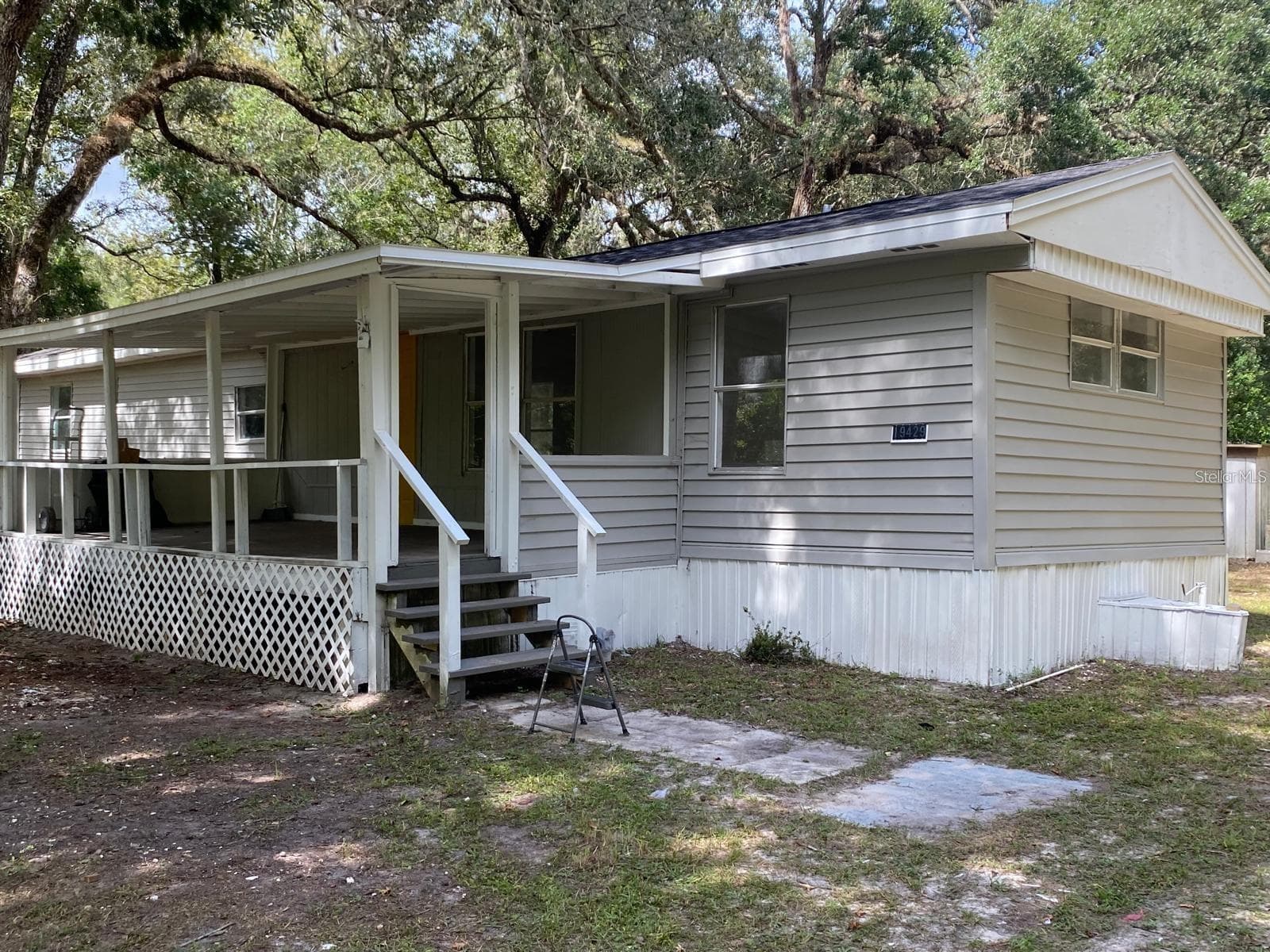Manufactured Home at 19429 MCCLOY CIR, BROOKSVILLE, photo 2 of 18