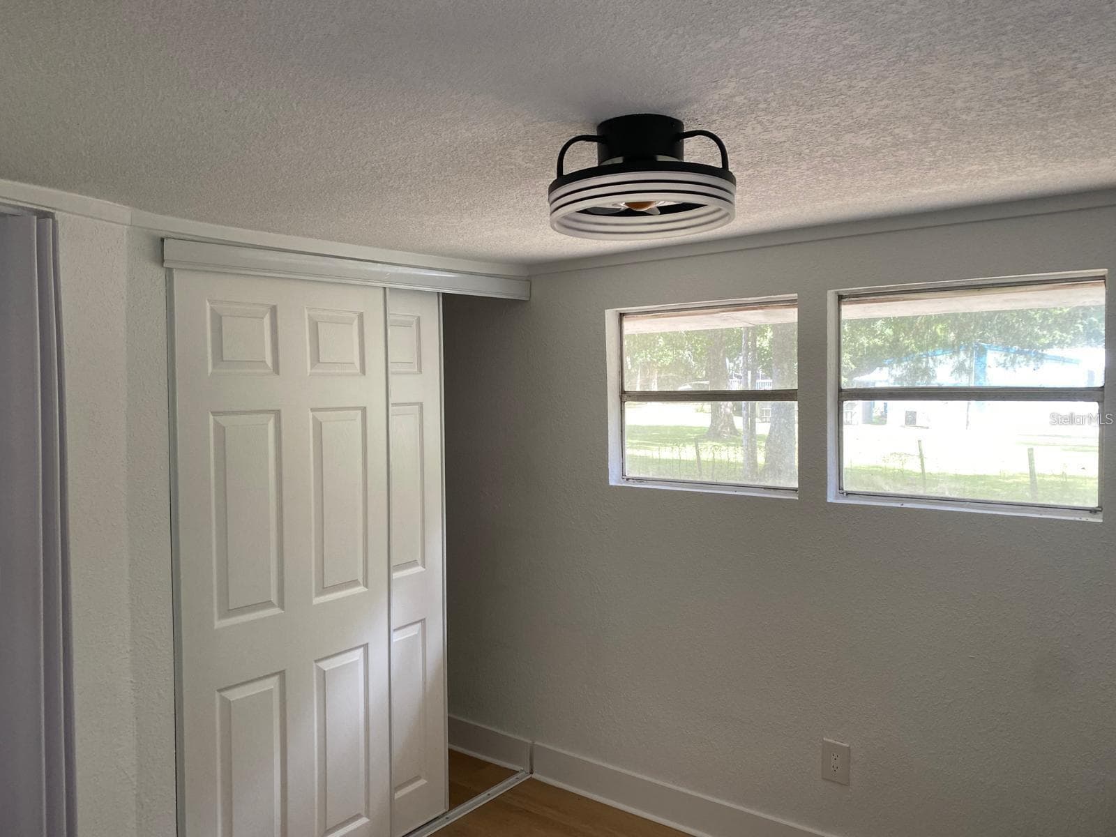 Manufactured Home at 19429 MCCLOY CIR, BROOKSVILLE, photo 8 of 18