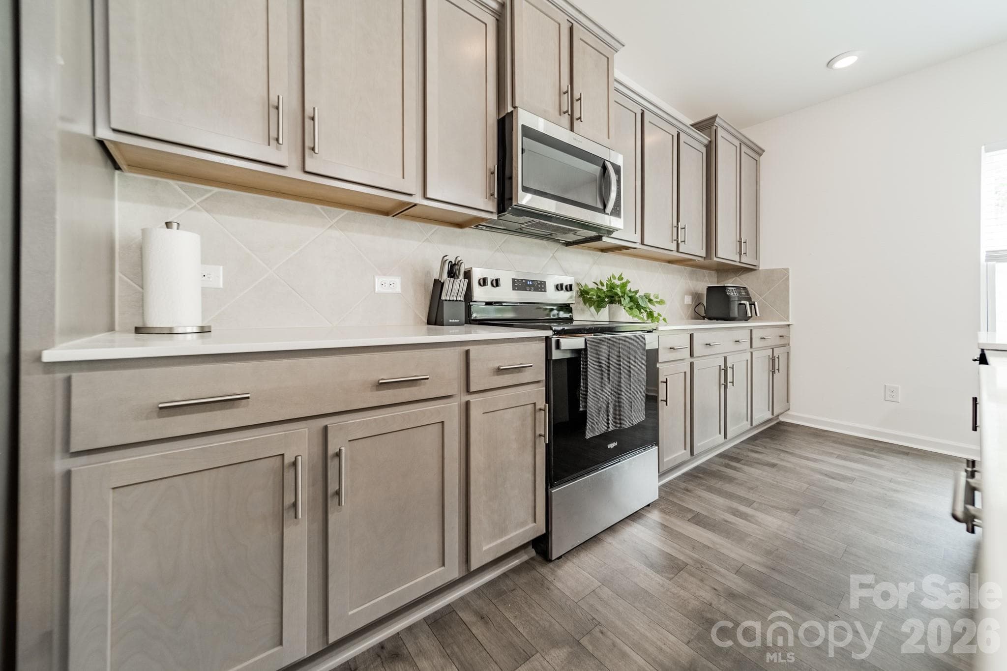 Single Family Residence at Lancaster, photo 9 of 34