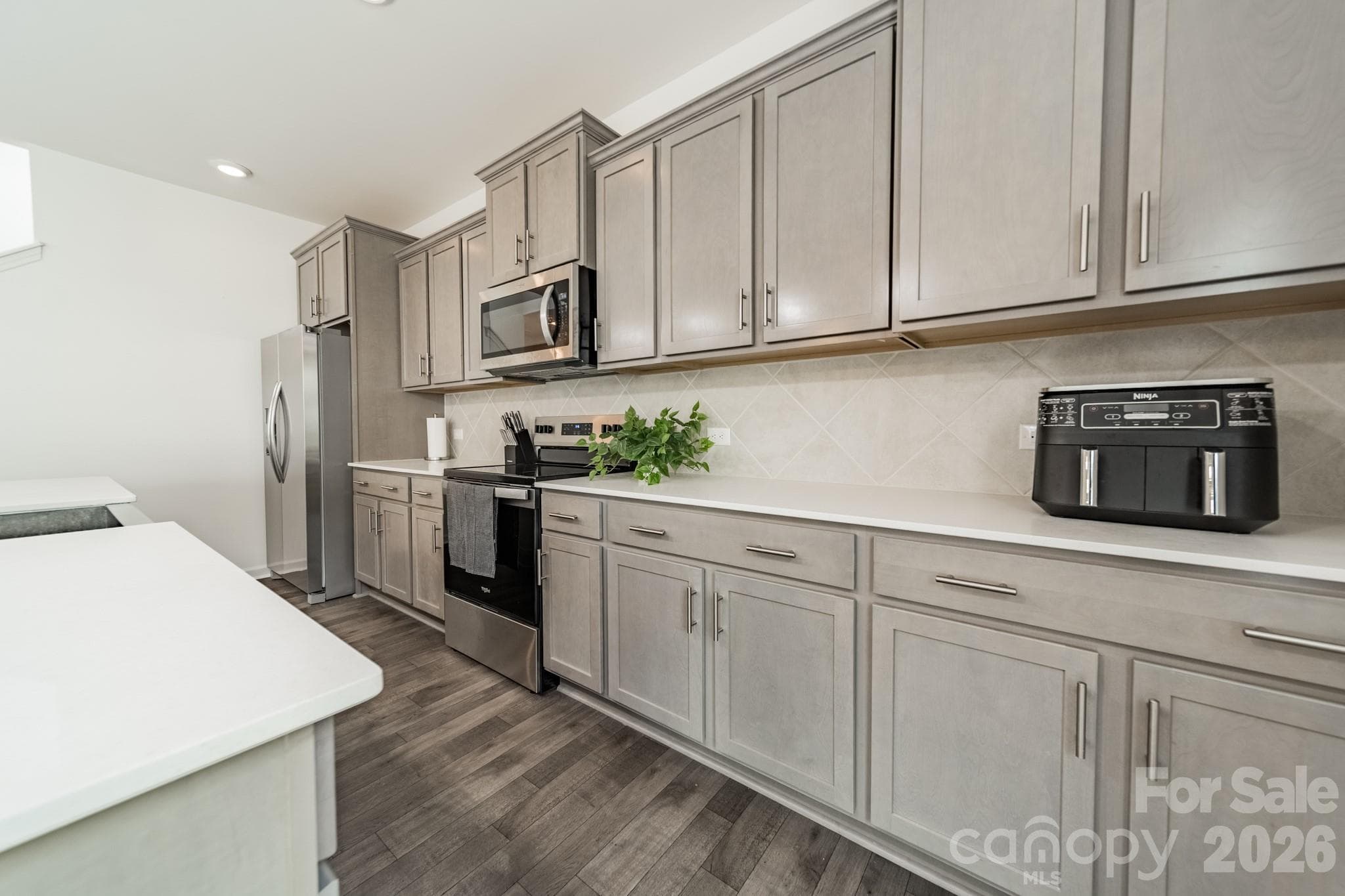 Single Family Residence at Lancaster, photo 8 of 34