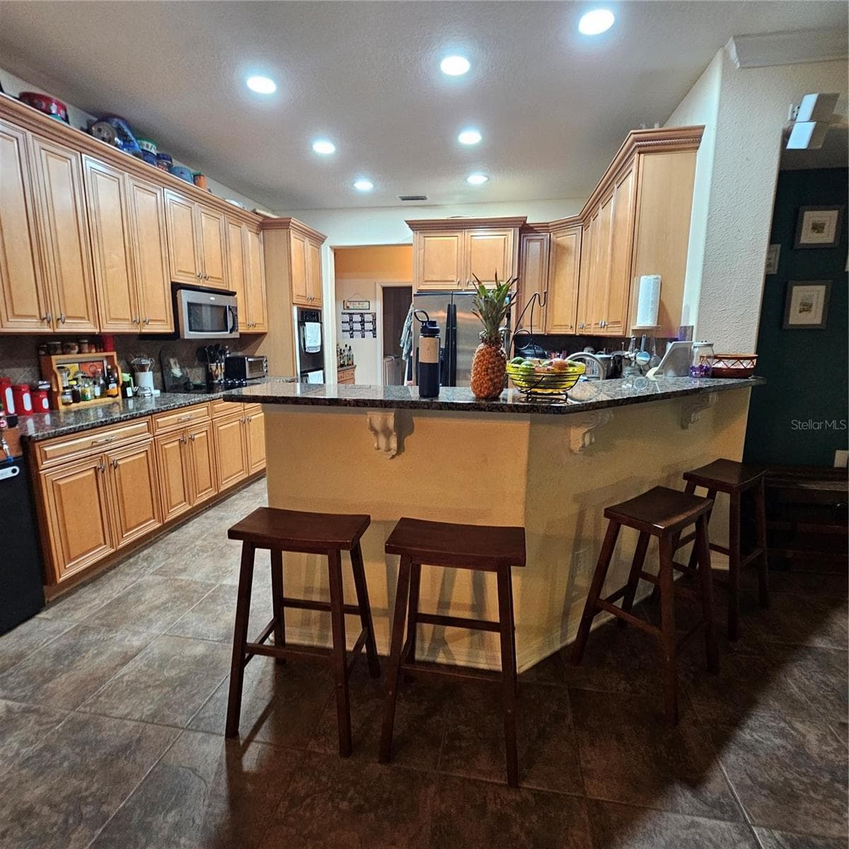 Large open kitchen - 7306 BRIDGEVIEW DR, WESLEY CHAPEL
