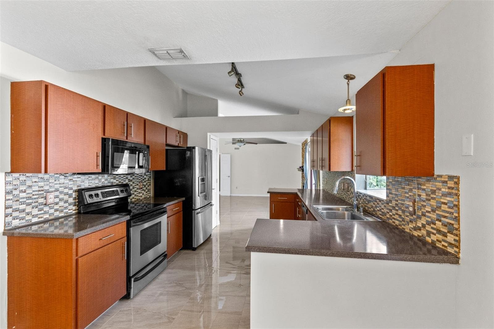 Single Family Residence at 2780 PASEO AVE, ORLANDO, photo 11 of 32