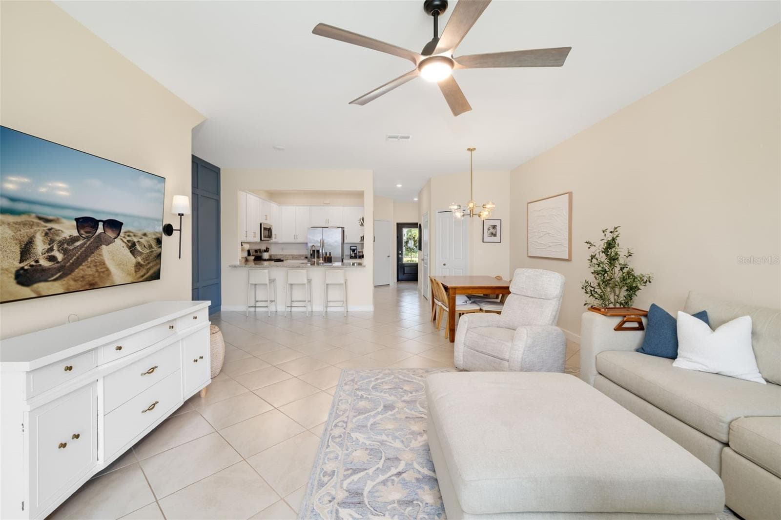 Townhouse at 15210 SUNNY DAY DR, BRADENTON, photo 5 of 47