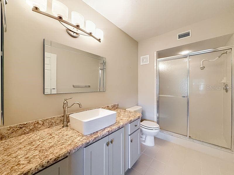 Primary bathroom - 2210 UTOPIAN DR E #214, CLEARWATER