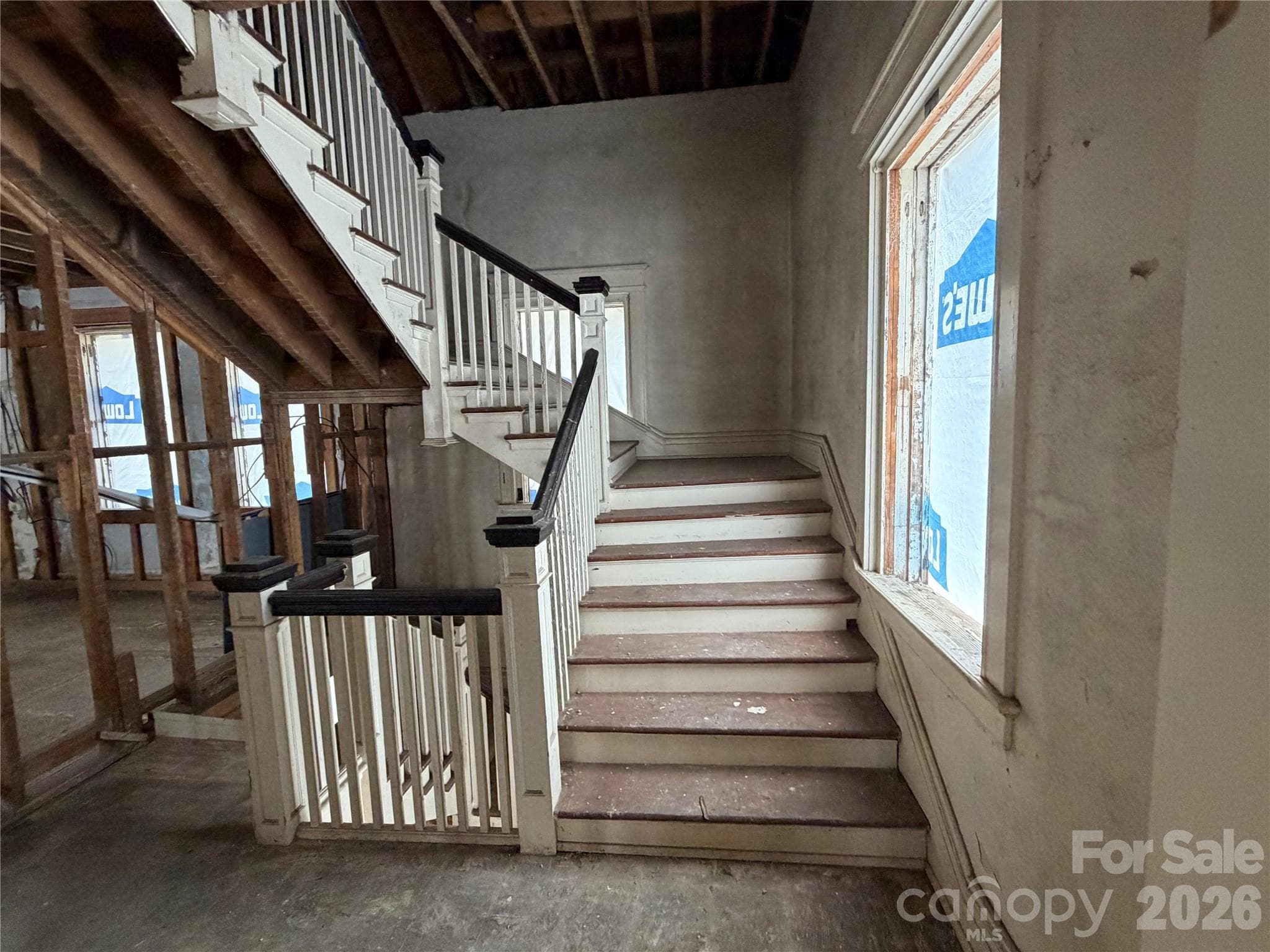 Front building - 122 Frazier Loop, Troutman