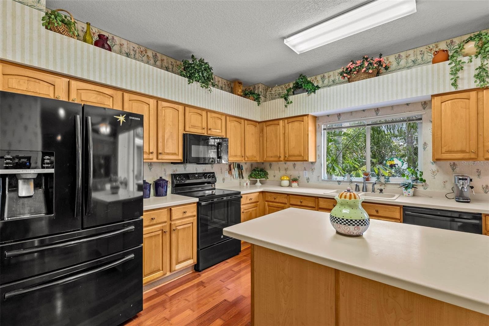 Single Family Residence at 27221 SEA BREEZE WAY, WESLEY CHAPEL, photo 13 of 44