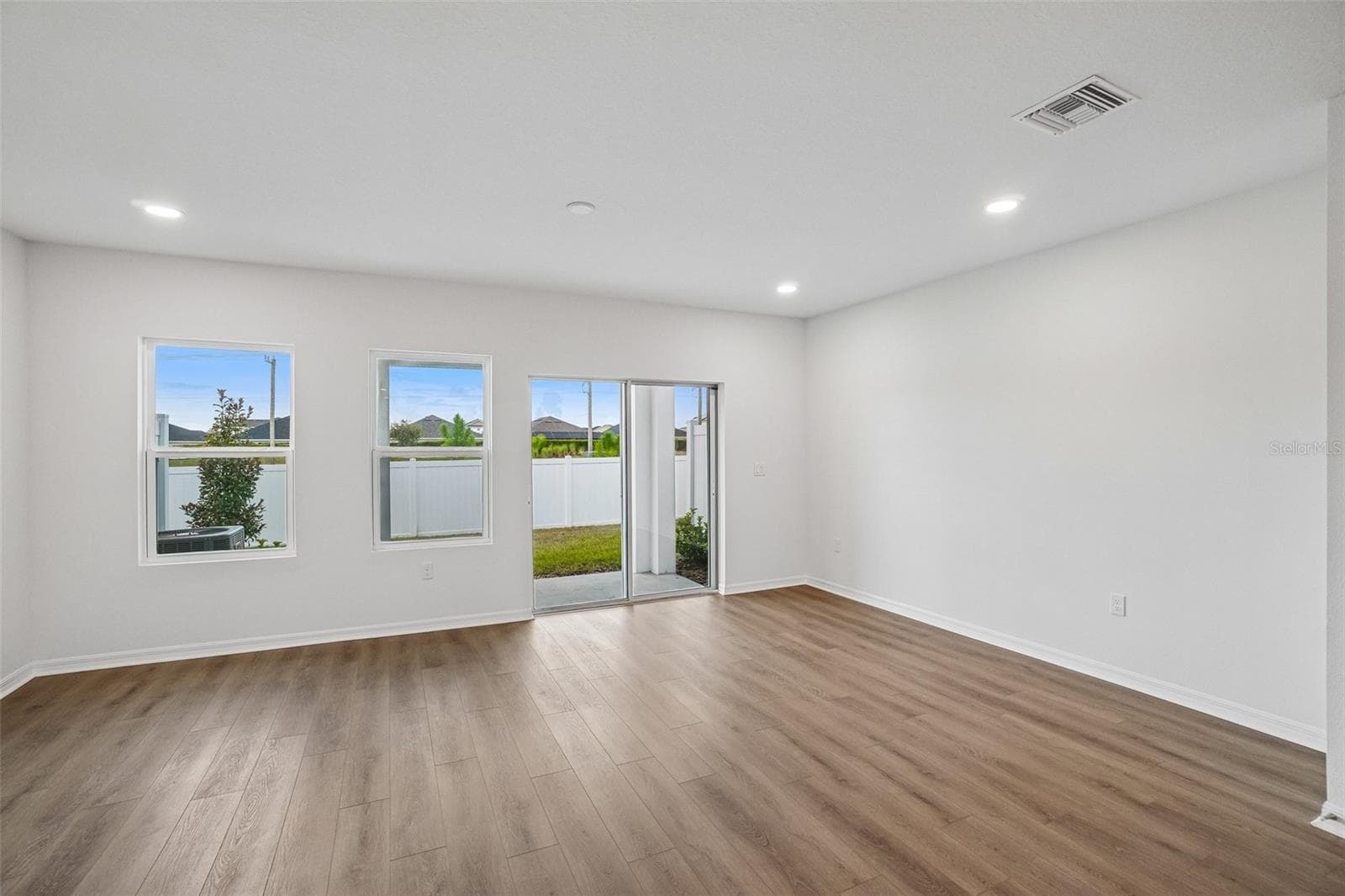 Townhouse at 6868 HOLCOMBE DOWN DR, ZEPHYRHILLS, photo 12 of 30