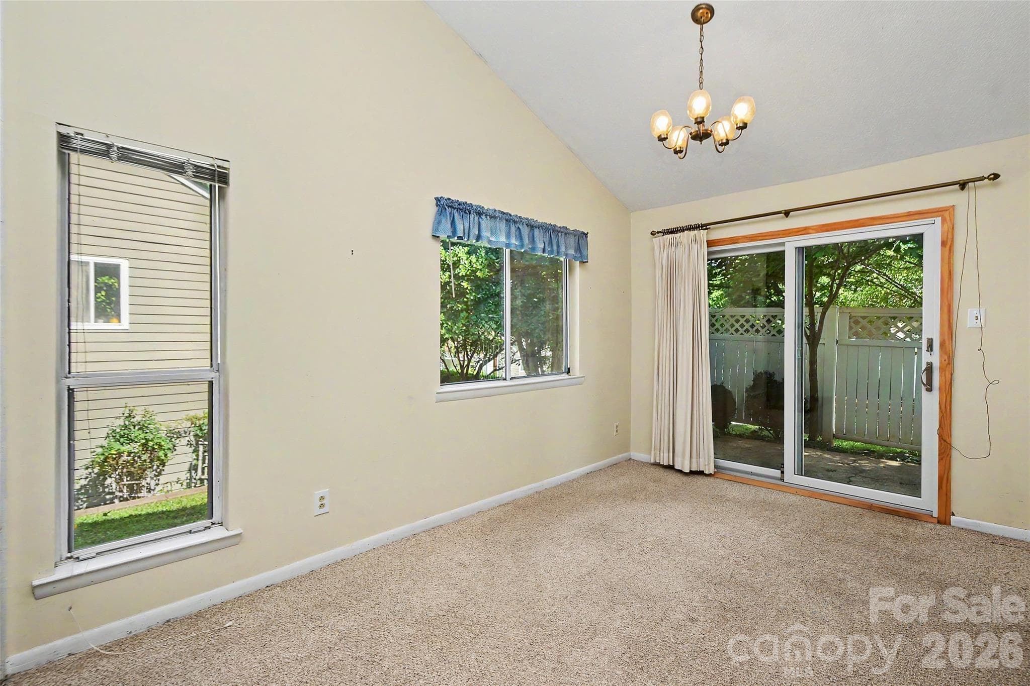 Townhouse at 807 Sardis Cove Drive, Charlotte, photo 9 of 35