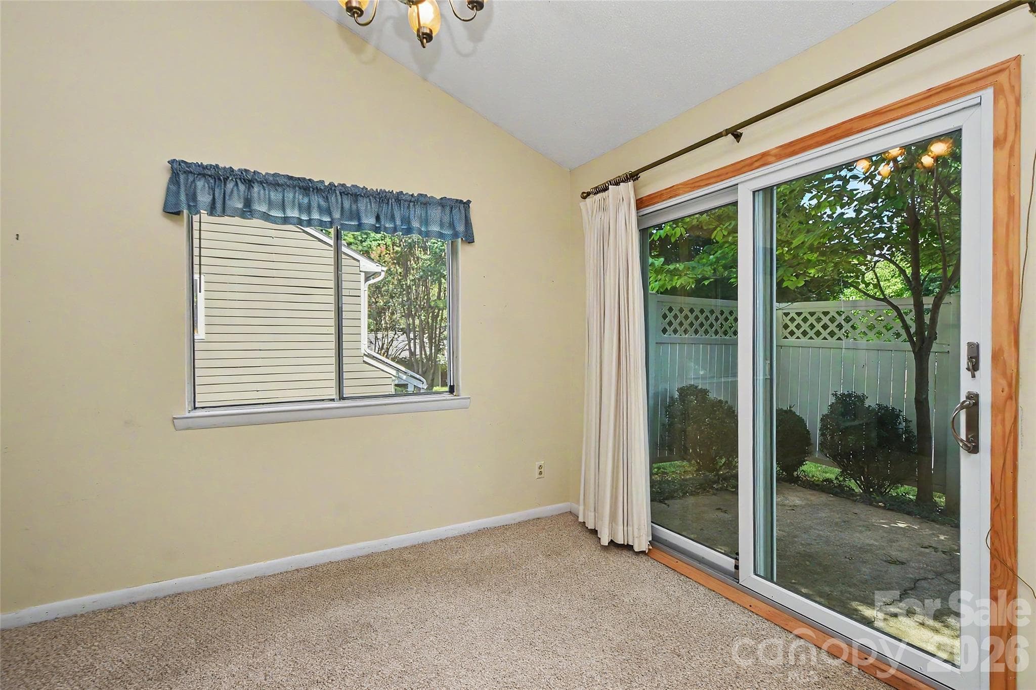 Townhouse at 807 Sardis Cove Drive, Charlotte, photo 11 of 35