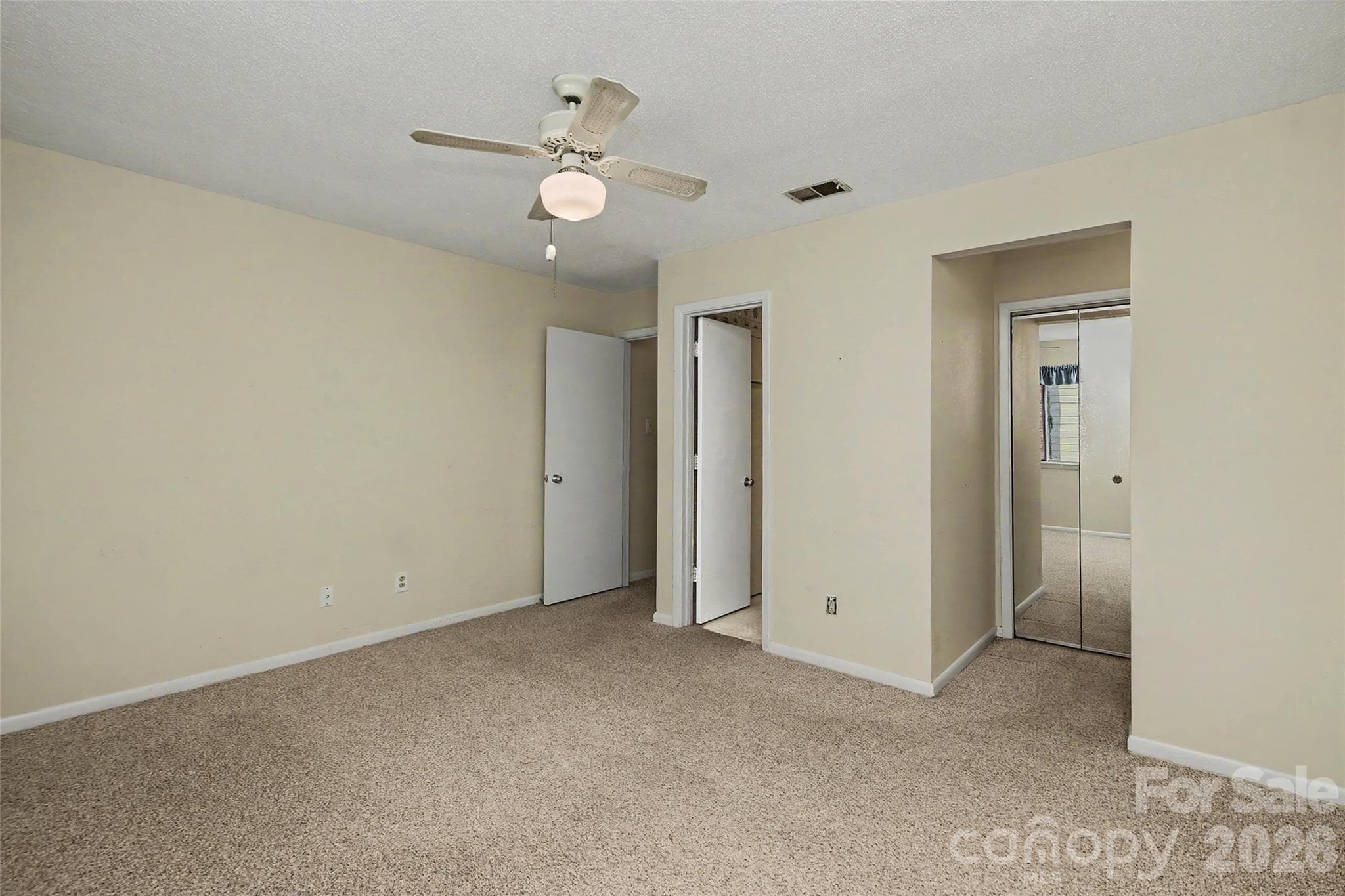 Townhouse at 807 Sardis Cove Drive, Charlotte, photo 19 of 35