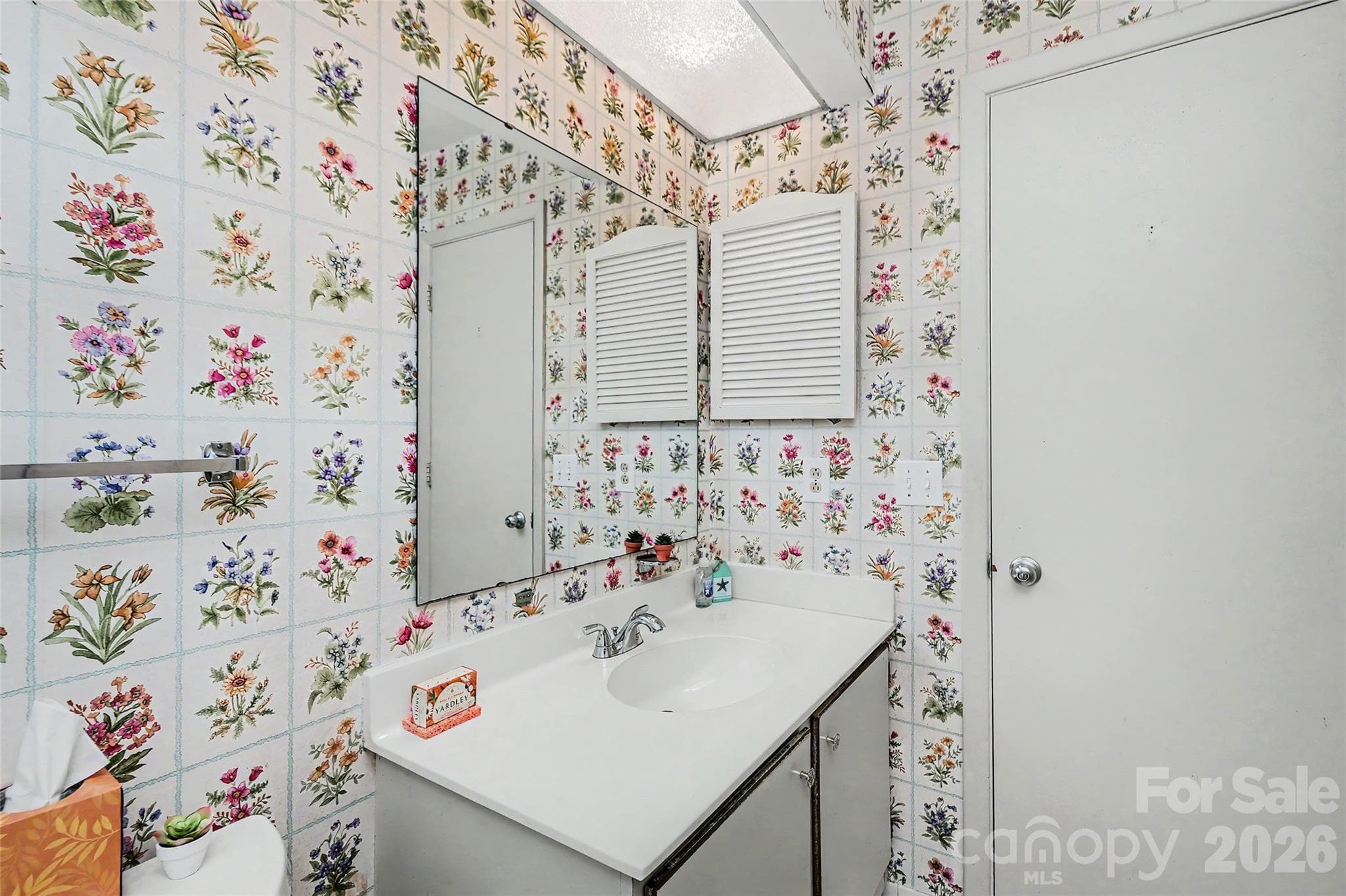 Townhouse at 807 Sardis Cove Drive, Charlotte, photo 22 of 35