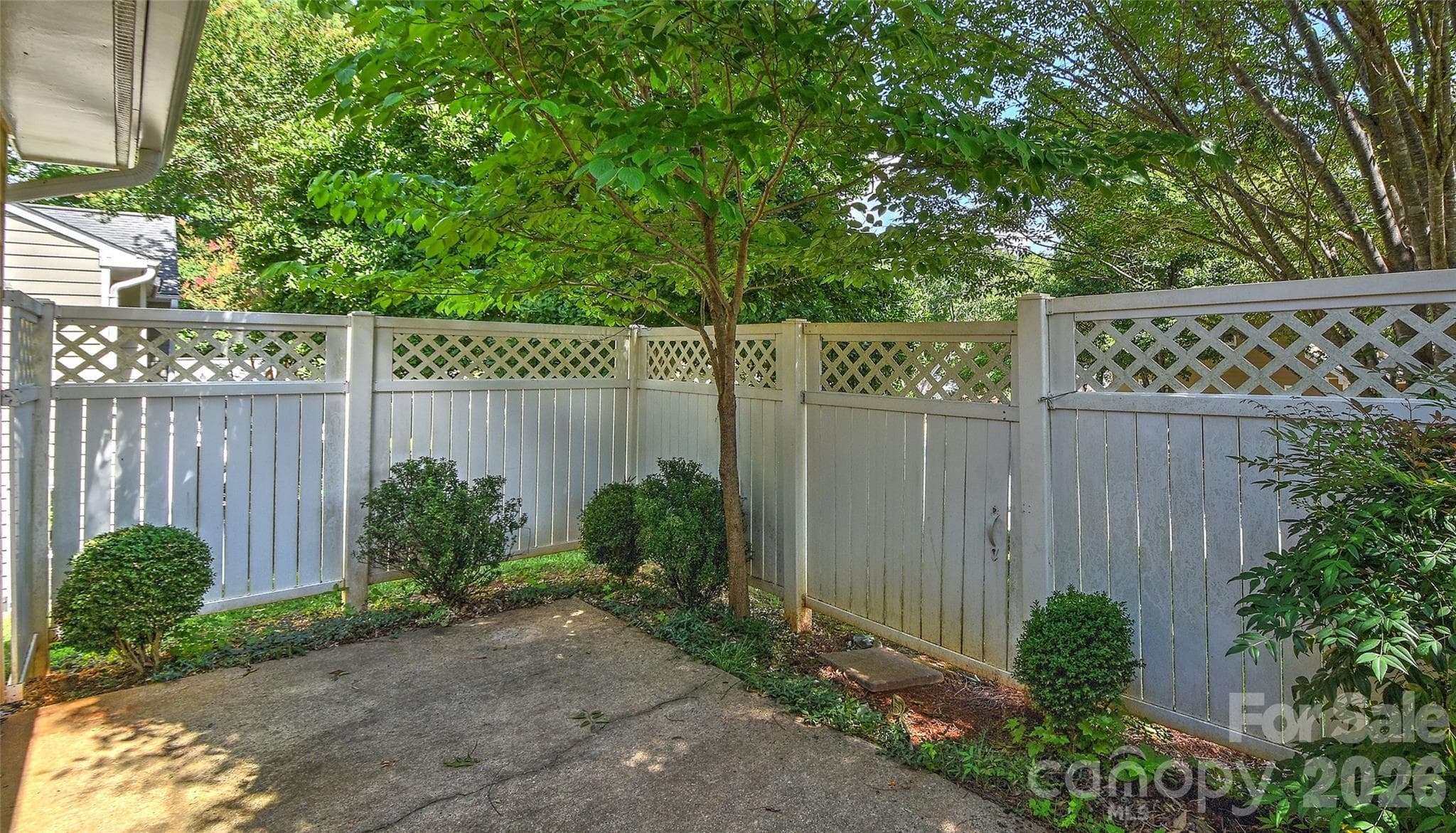 Townhouse at 807 Sardis Cove Drive, Charlotte, photo 26 of 35