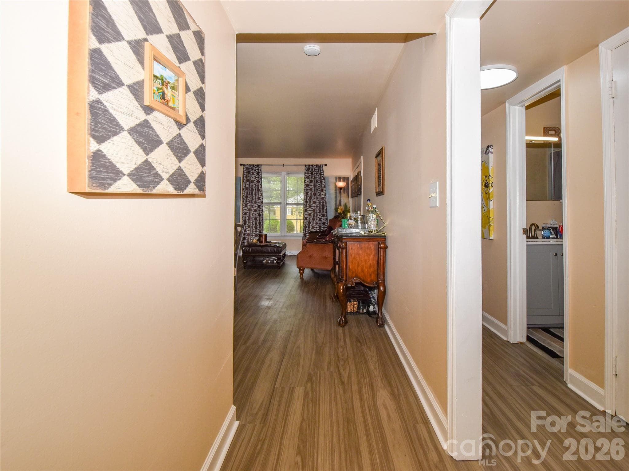 Condominium at Winston Salem, photo 4 of 9
