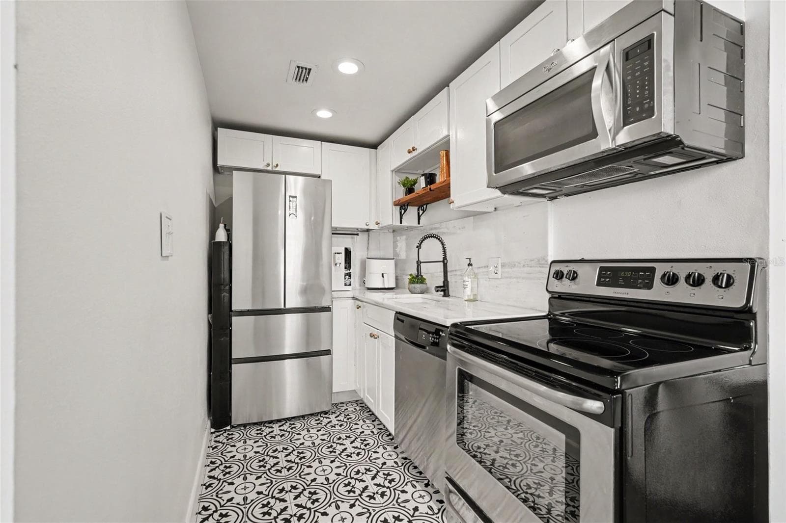 Condominium at 2109 BAYSHORE BLVD #609, TAMPA, photo 8 of 29