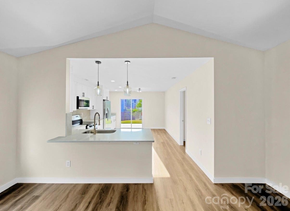 Single Family Residence at Huntersville, photo 8 of 31