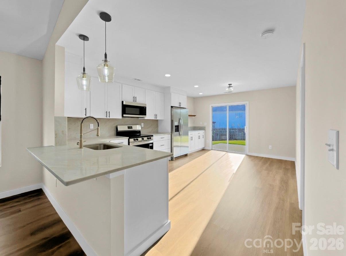 Single Family Residence at Huntersville, photo 9 of 31