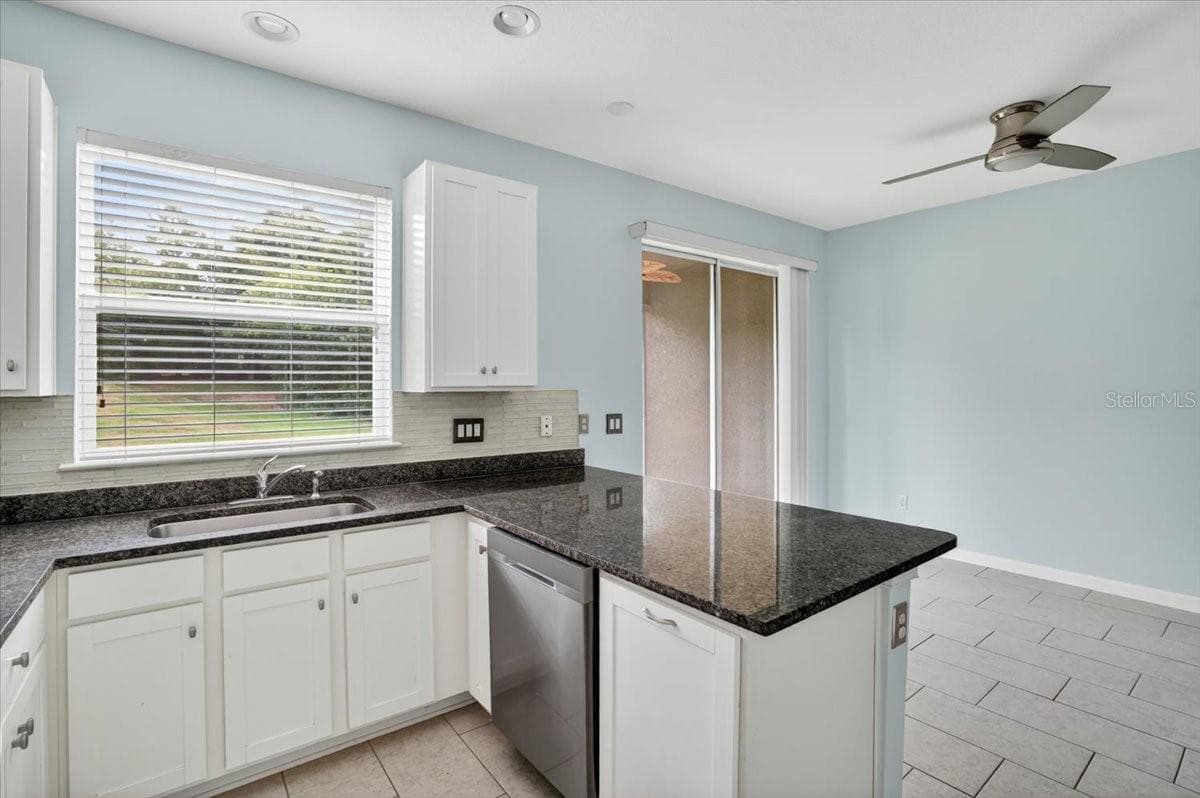 Townhouse at 5057 SKYVIEW LN, BRADENTON, photo 13 of 45