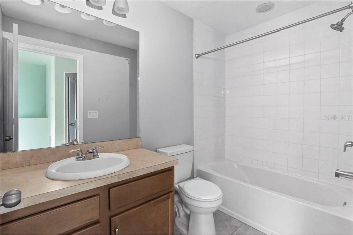Townhouse at 5057 SKYVIEW LN, BRADENTON, photo 17 of 45