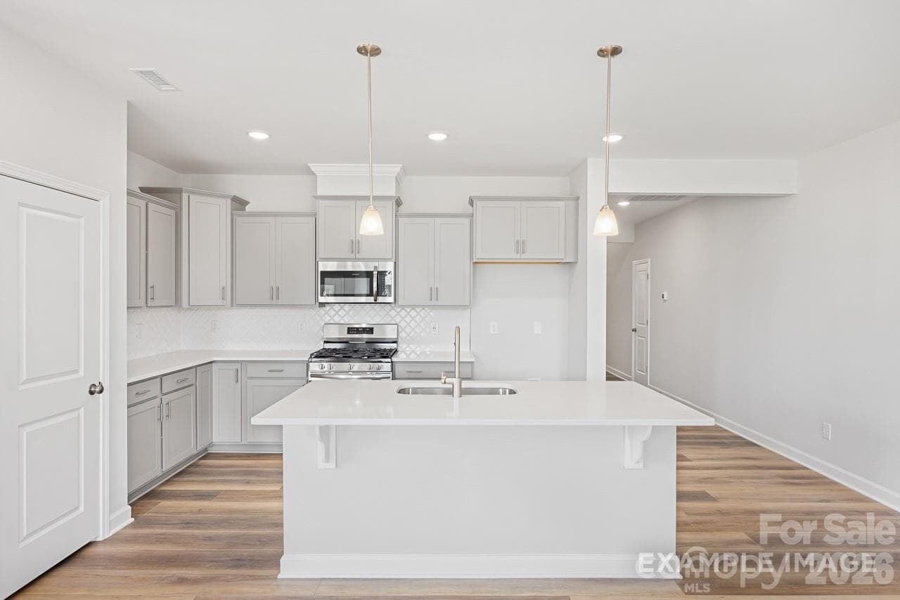 Single Family Residence at 190 Windgate Way, Mooresville, photo 10 of 23