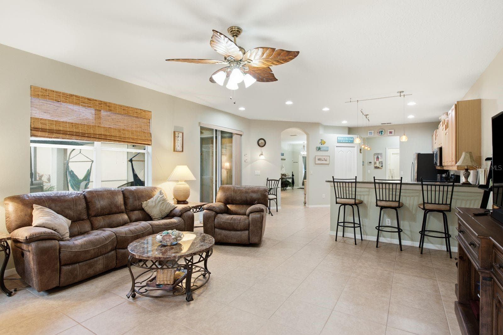 Kitchen & Family room - 4882 W BREEZE CIR, PALM HARBOR