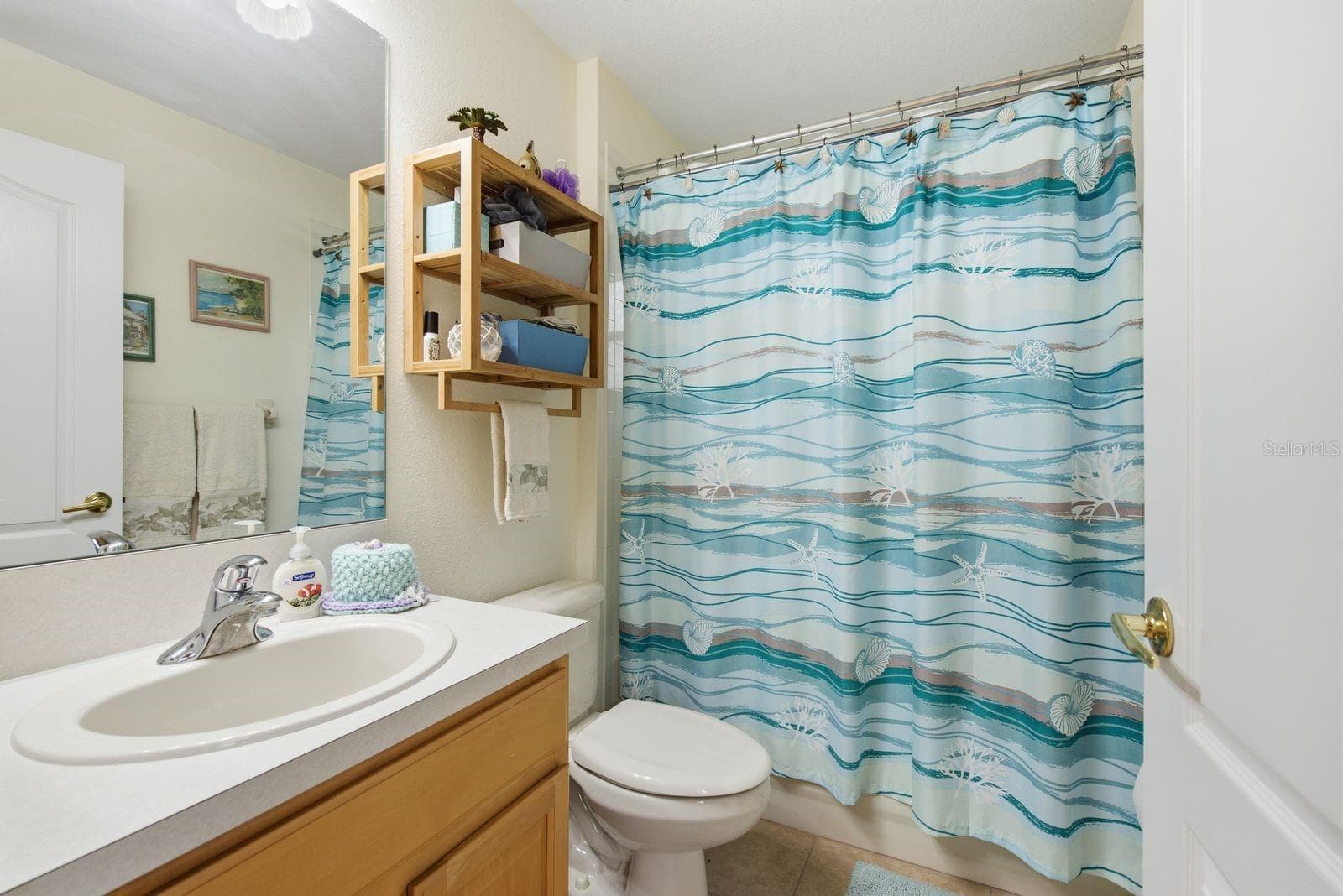 Bathroom 3 next to bedroom 4 - 4882 W BREEZE CIR, PALM HARBOR