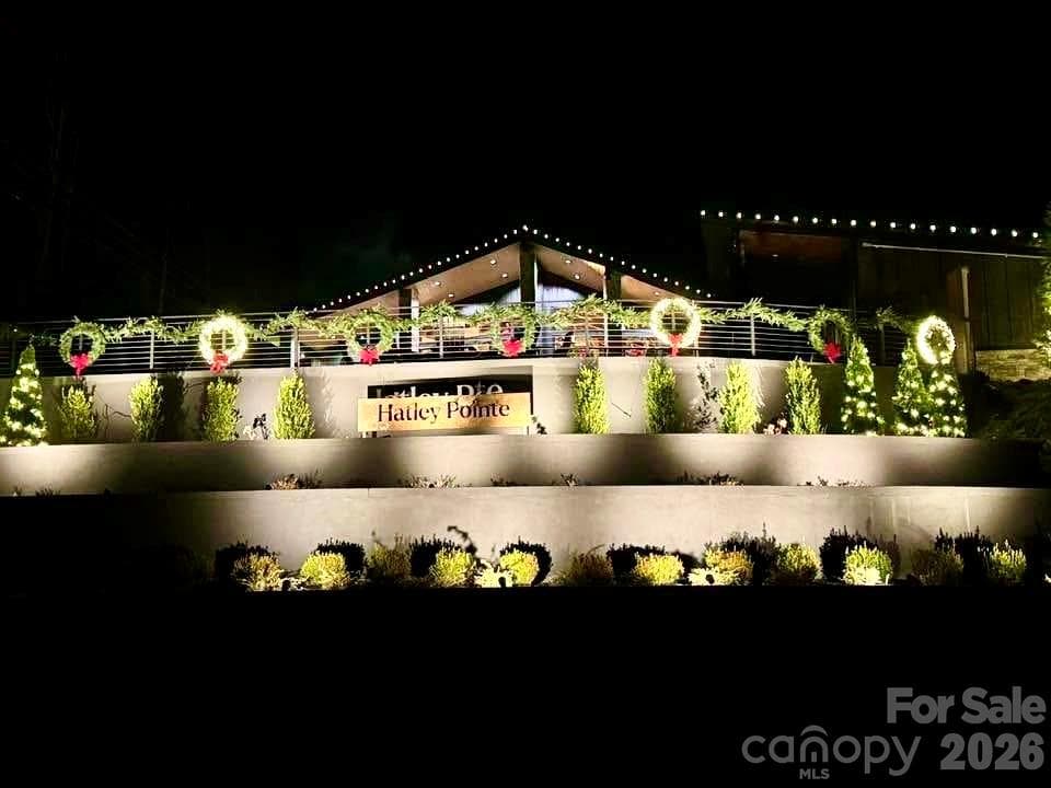 Hatley Pointe Restaurant/Lodge - 251 Village Lane, Mars Hill