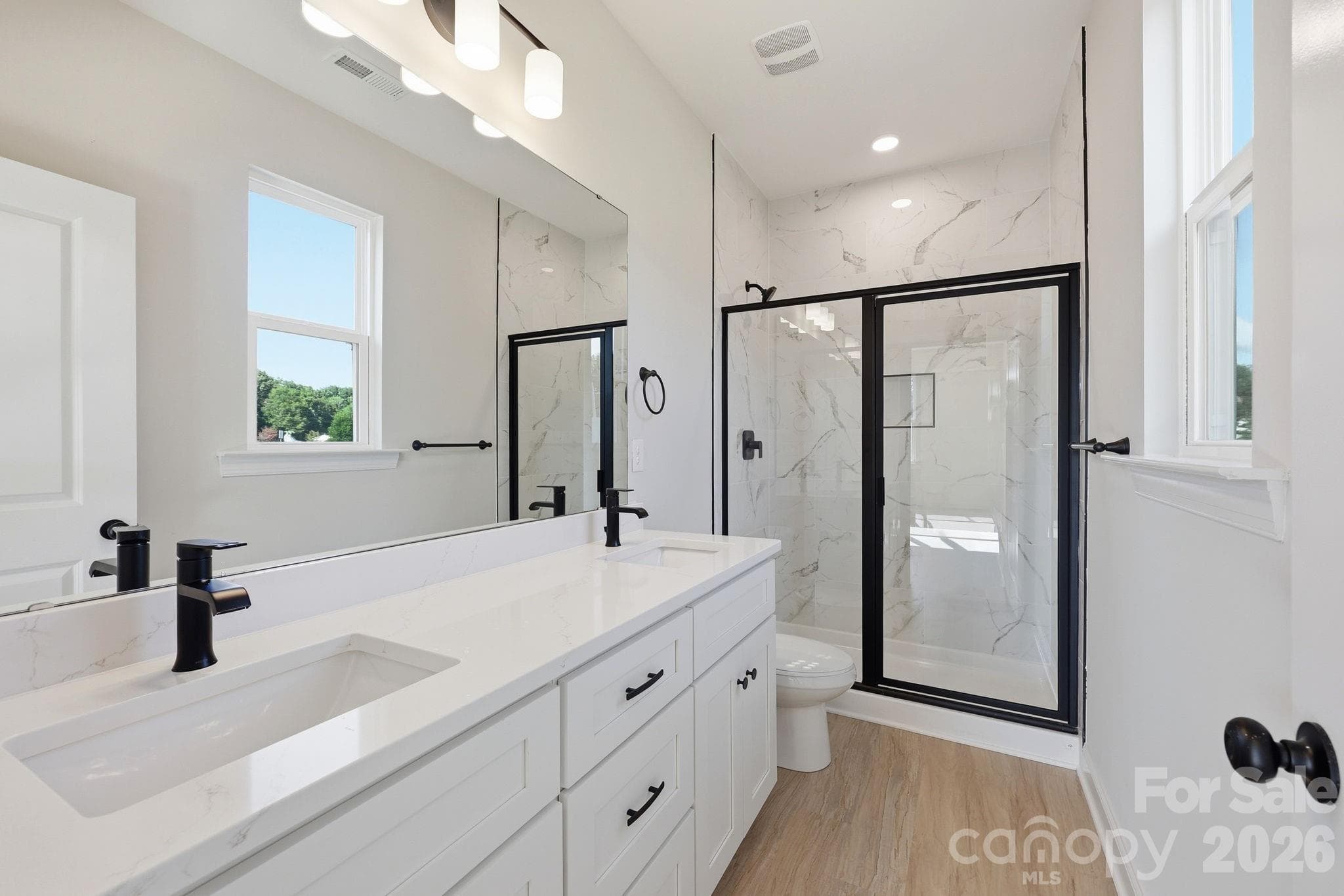 Primary En-Suite Bathroom - 1962 Redwood Drive, Oakboro