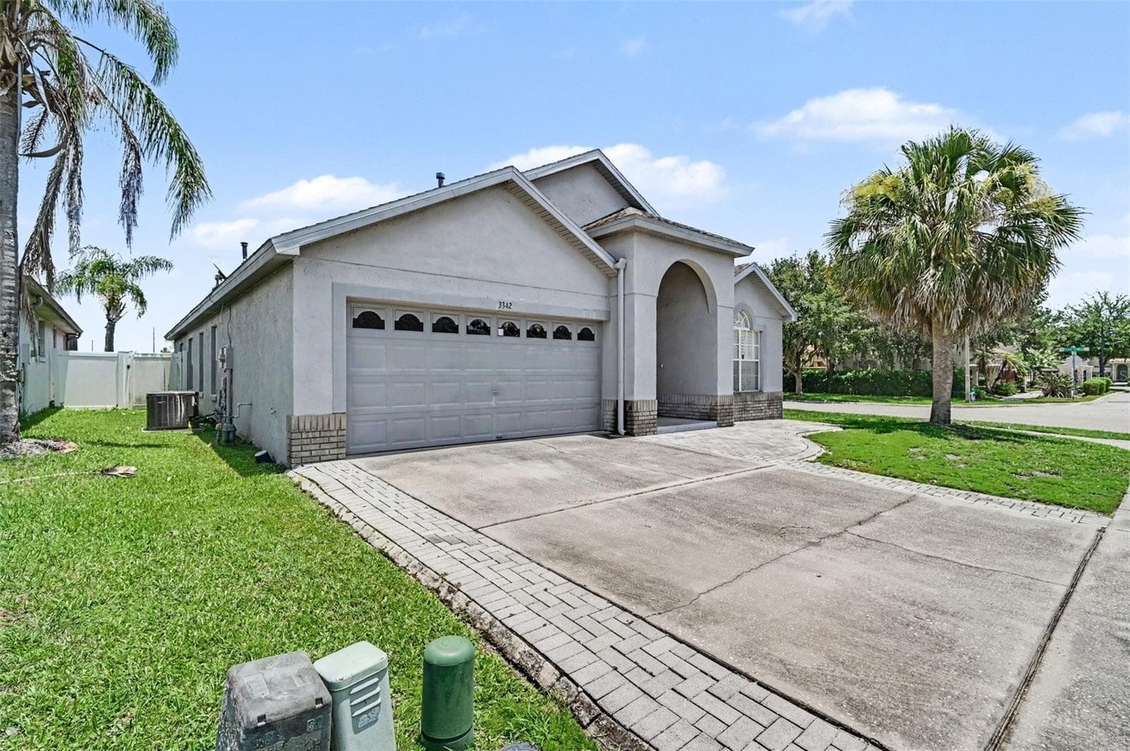 Single Family Residence at 3342 CRYSTAL CREEK BLVD, ORLANDO, photo 2 of 34