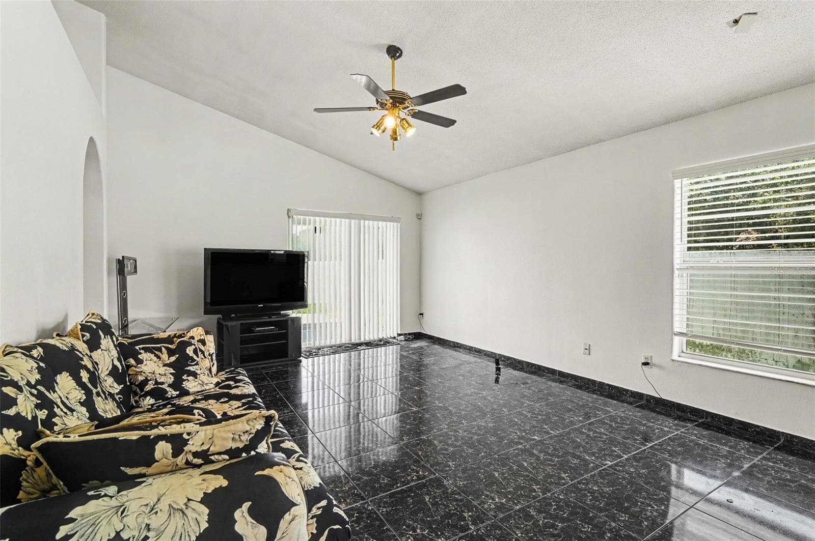 Single Family Residence at 3342 CRYSTAL CREEK BLVD, ORLANDO, photo 9 of 34