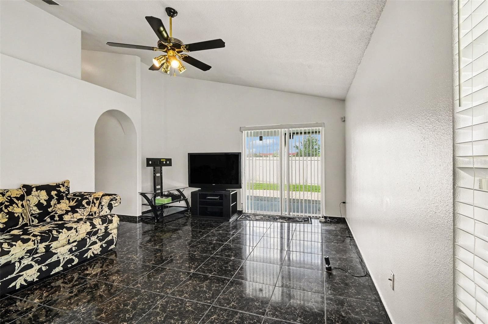 Single Family Residence at 3342 CRYSTAL CREEK BLVD, ORLANDO, photo 10 of 34