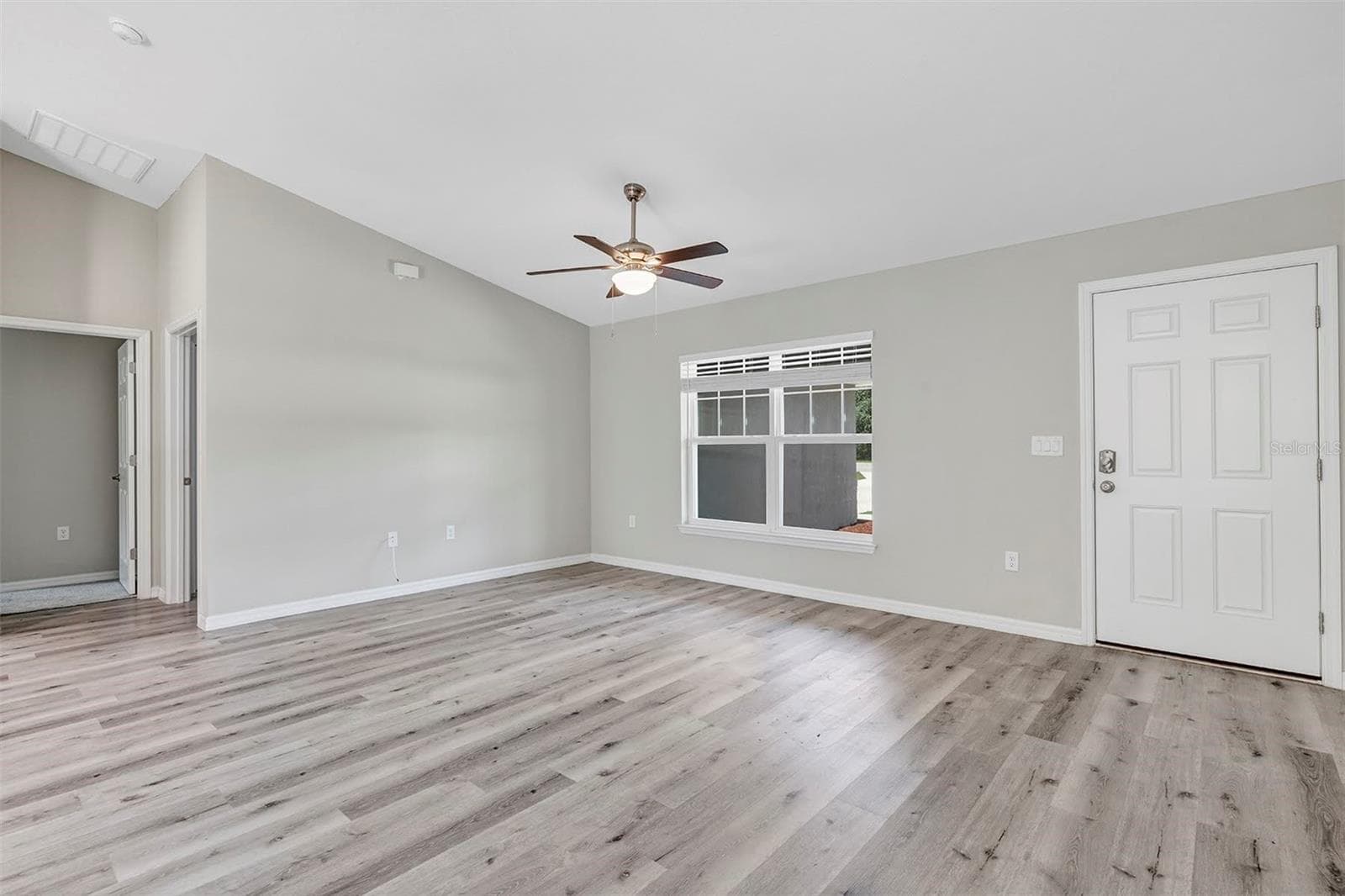Single Family Residence at 21512 SW RAINBOW LAKES BLVD, DUNNELLON, photo 4 of 29