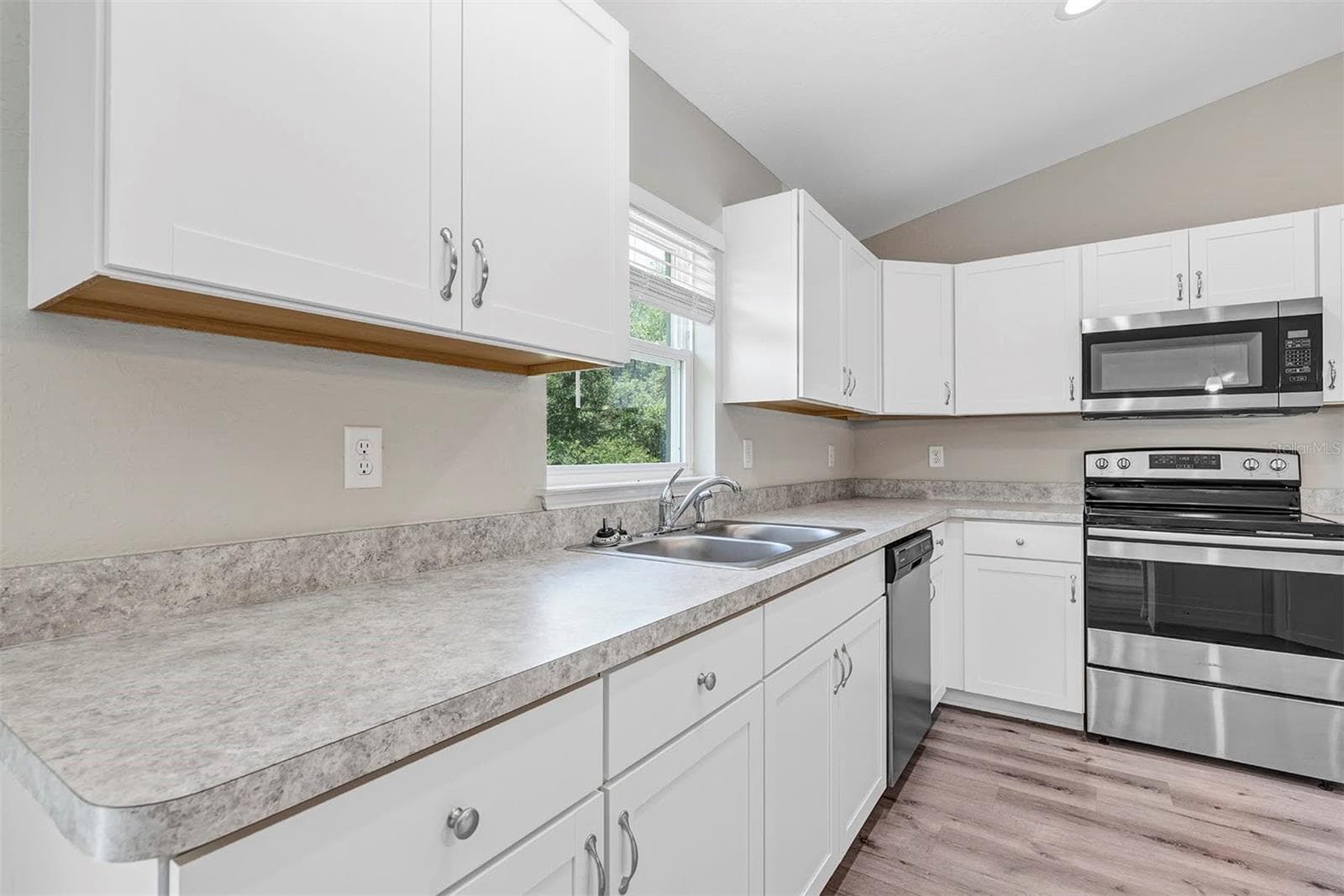 Single Family Residence at 21512 SW RAINBOW LAKES BLVD, DUNNELLON, photo 10 of 29