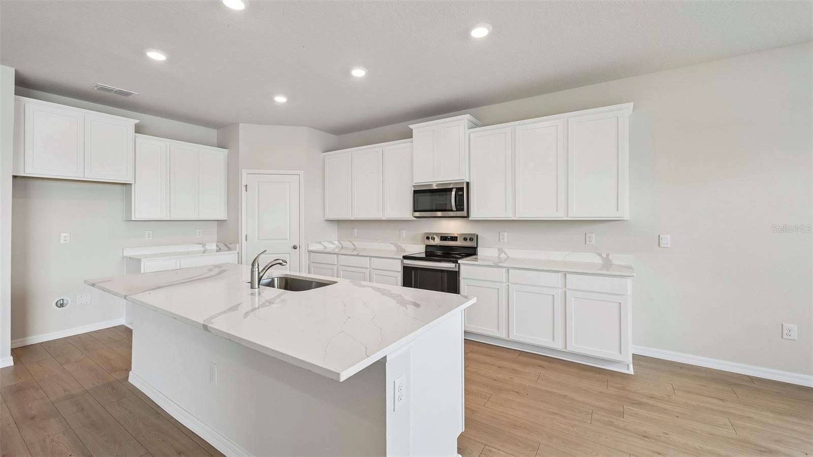 Single Family Residence at 10429 WOODLAND GARDEN WAY, PARRISH, photo 3 of 42