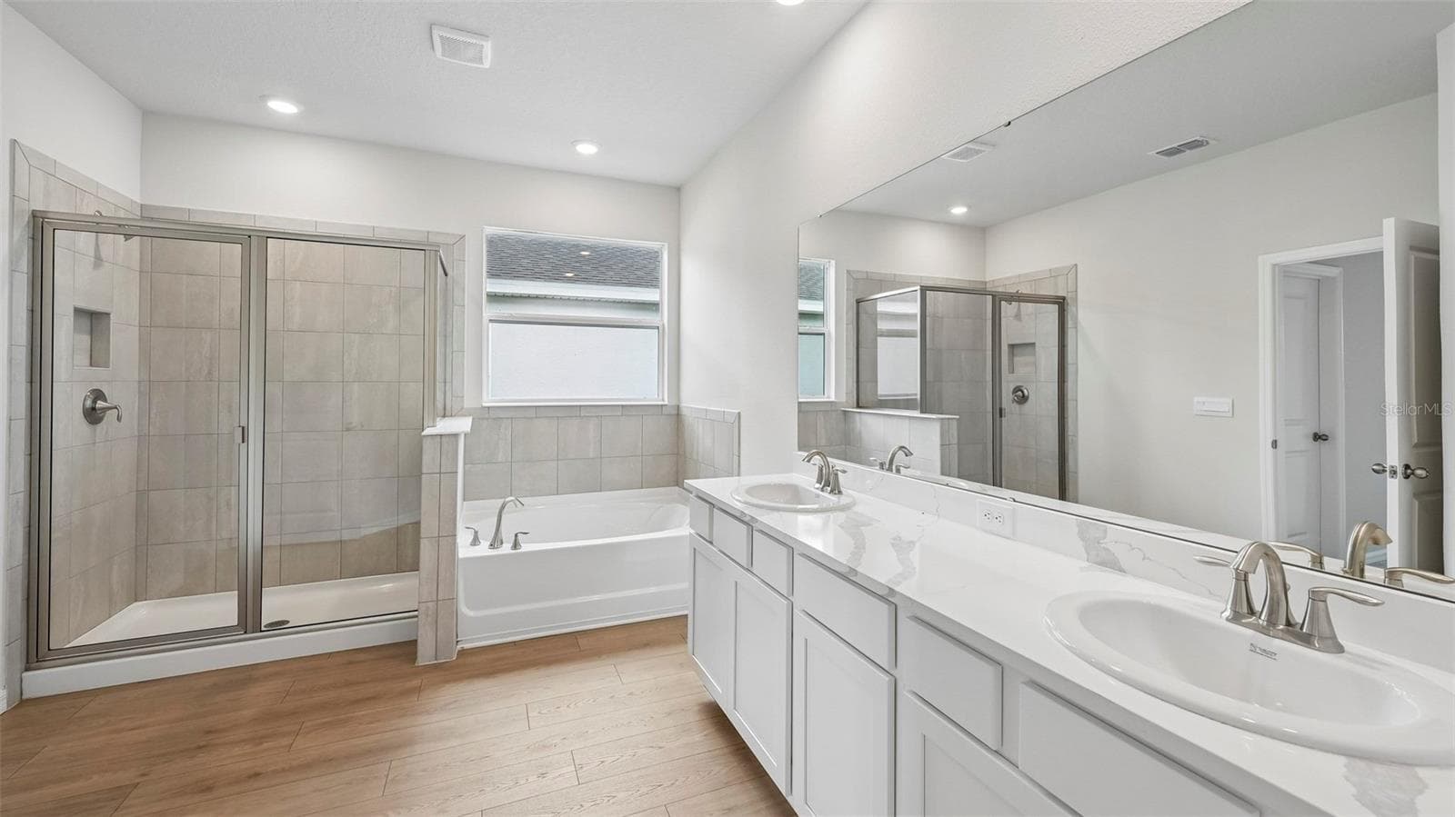 Single Family Residence at 10429 WOODLAND GARDEN WAY, PARRISH, photo 16 of 42