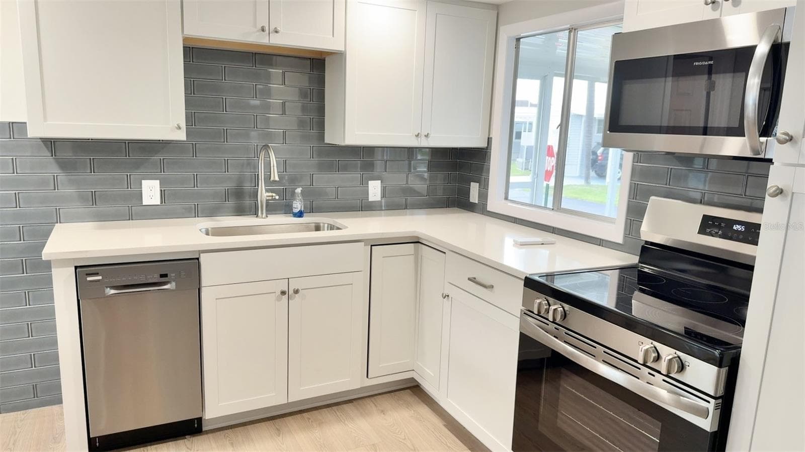 Manufactured Home at 7173 MOUNT BRISTOL BLVD NE #458, ST PETERSBURG, photo 6 of 31