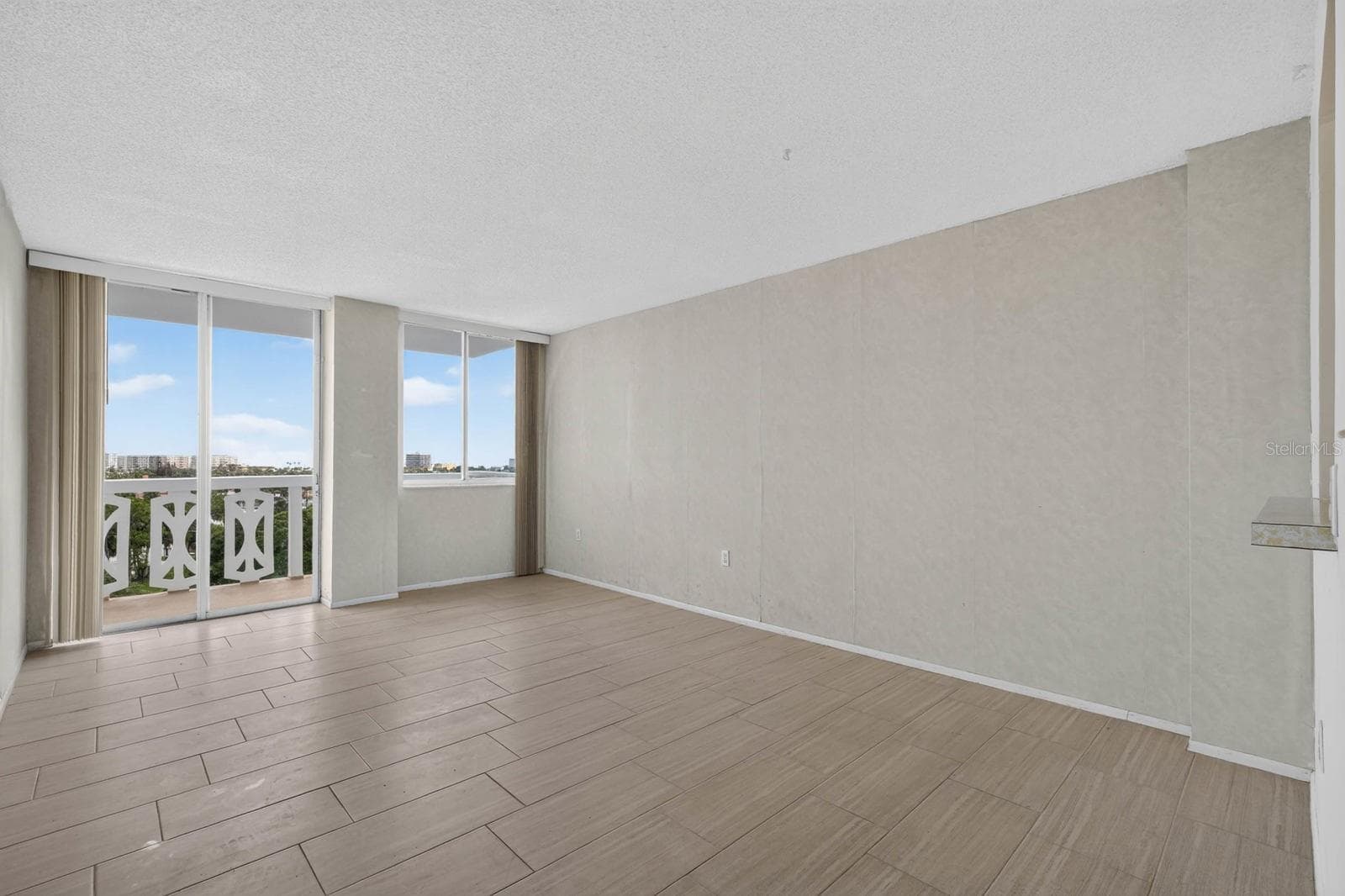 Condominium at 925 N HALIFAX AVE #710, DAYTONA BEACH, photo 6 of 37