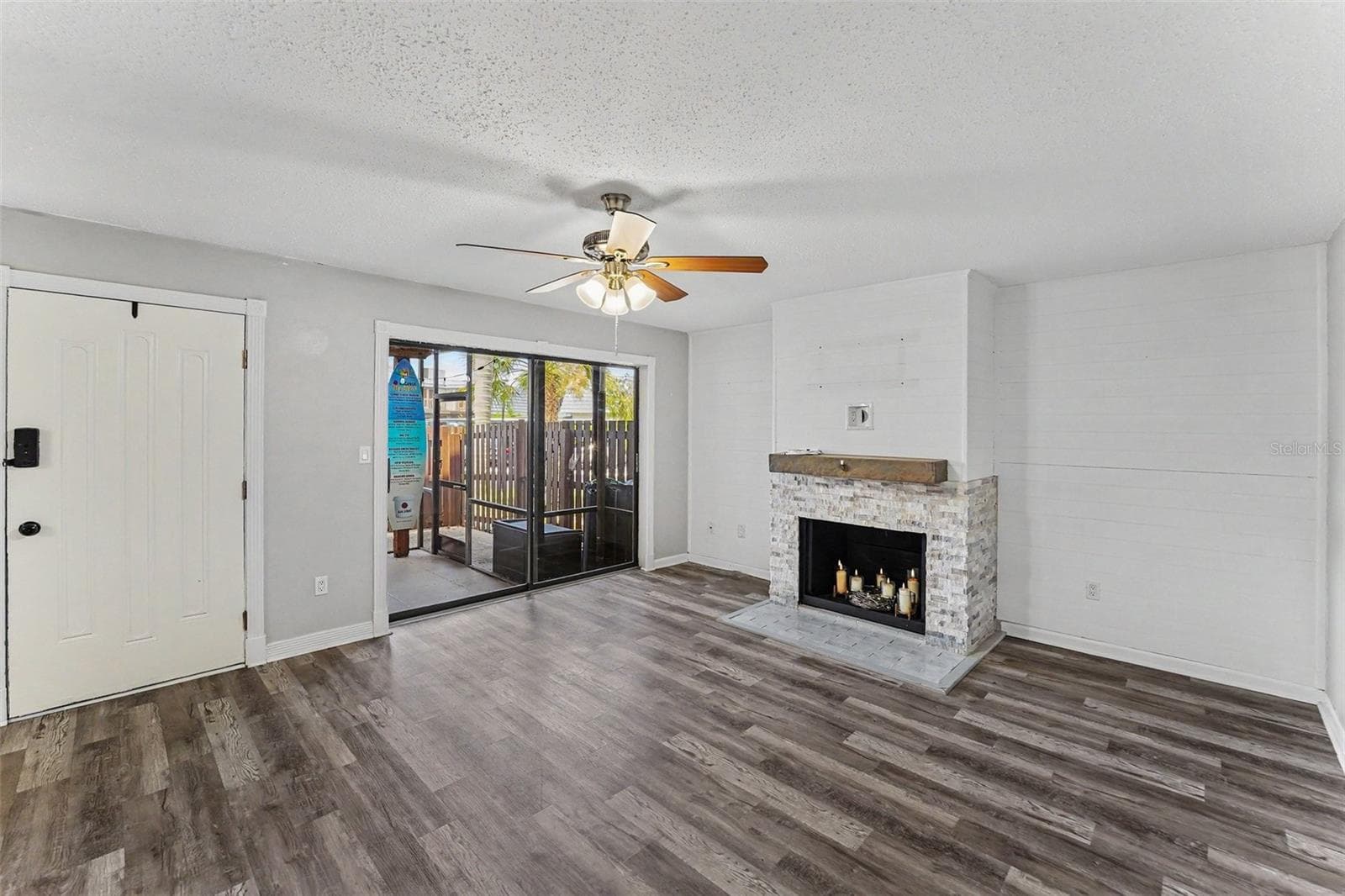 Upgraded Living Room, Fireplace - 14521 CATALINA CIR, SEMINOLE