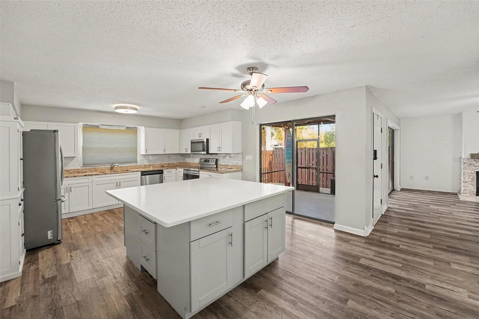 Upgraded Chef's Kitchen - 14521 CATALINA CIR, SEMINOLE