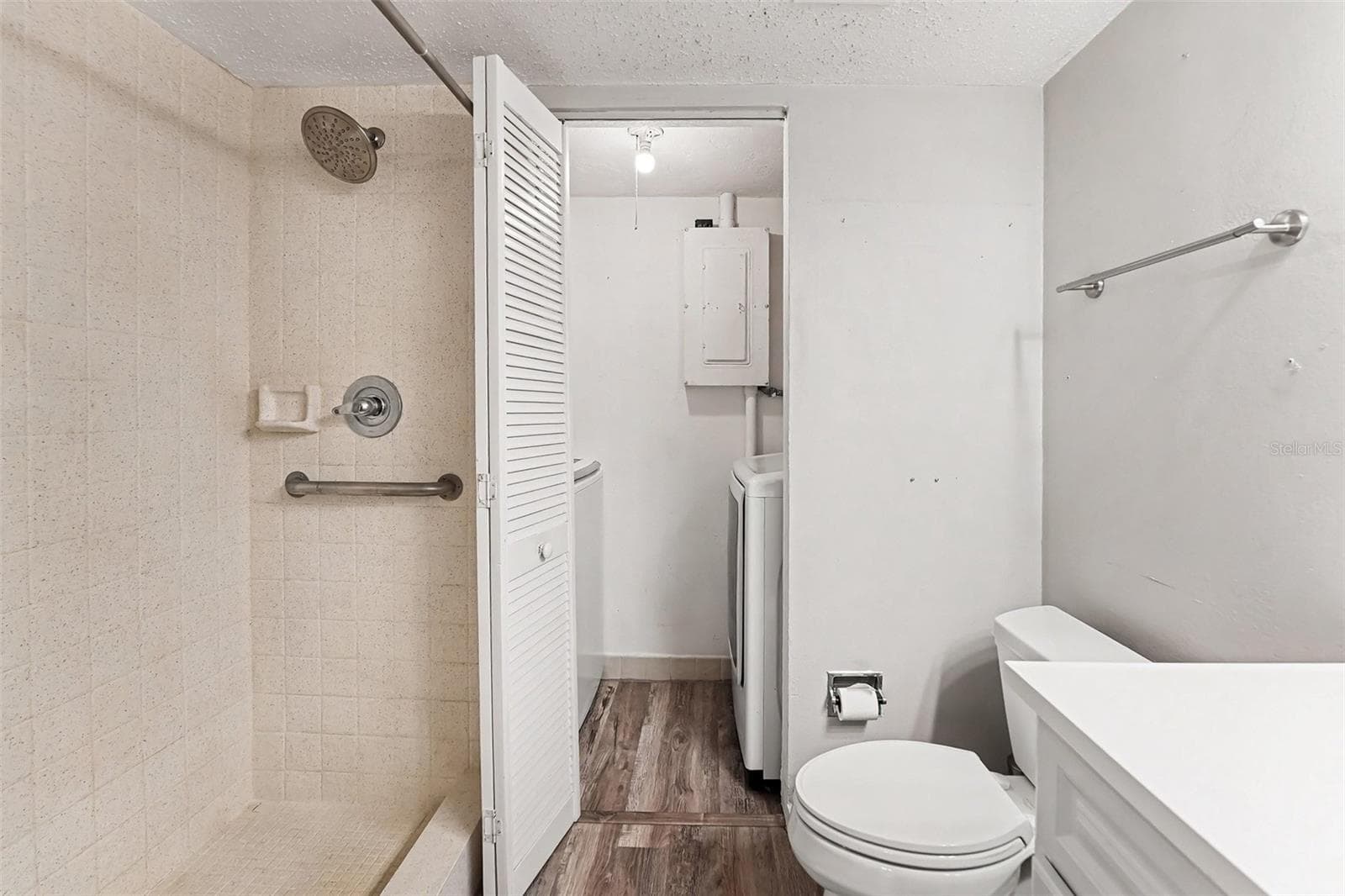 First Floor Bath - 14521 CATALINA CIR, SEMINOLE