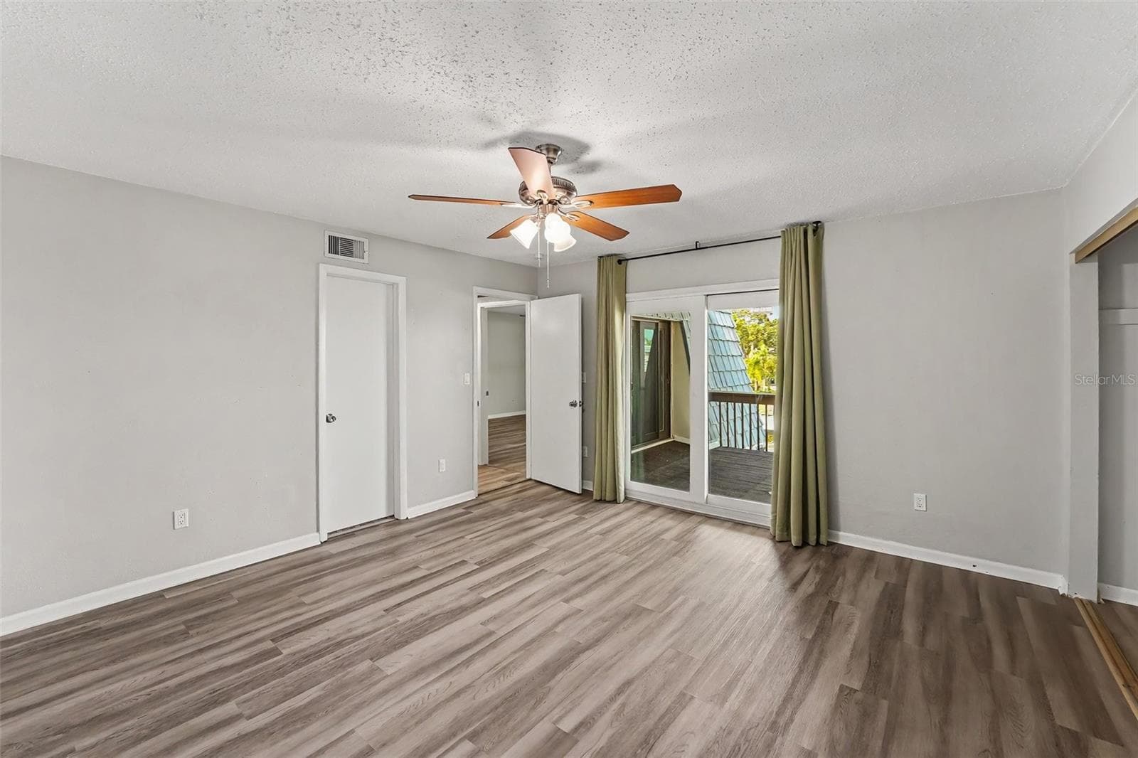 Townhouse at 14521 CATALINA CIR, SEMINOLE, photo 23 of 39