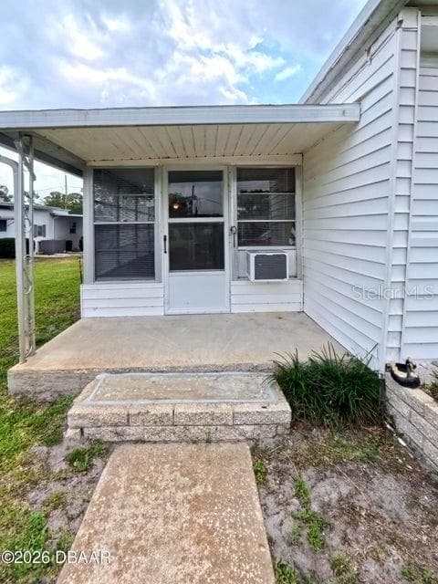 Mobile Home at 725 MARSHALL CIR, PORT ORANGE, photo 2 of 43