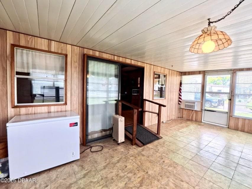 Mobile Home at 725 MARSHALL CIR, PORT ORANGE, photo 7 of 43