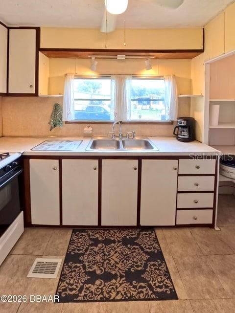 Mobile Home at 725 MARSHALL CIR, PORT ORANGE, photo 10 of 43
