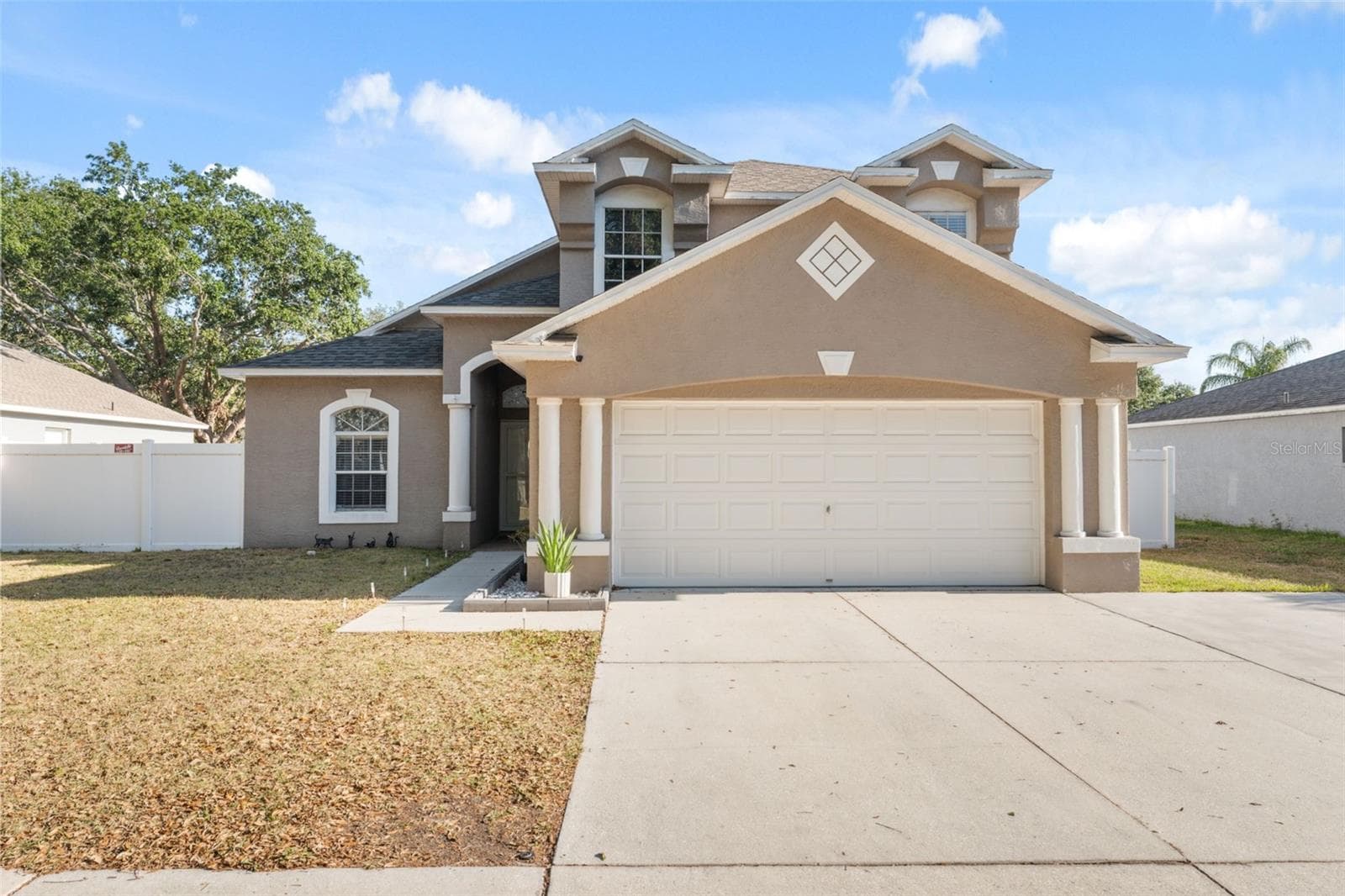 Single Family Residence at 3316 PINE TOP DR, VALRICO, photo 2 of 21