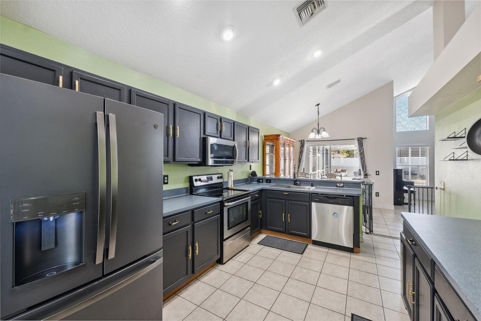 Single Family Residence at 3316 PINE TOP DR, VALRICO, photo 10 of 21