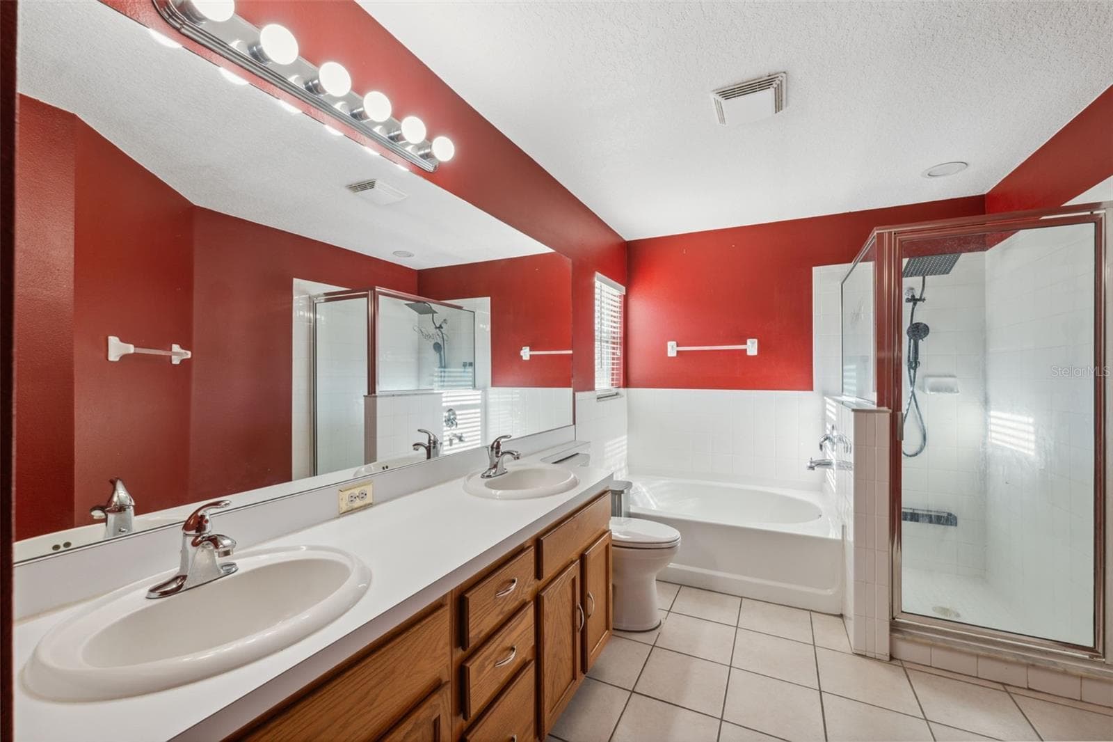 Single Family Residence at 3316 PINE TOP DR, VALRICO, photo 12 of 21