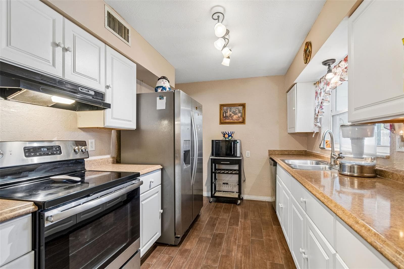 Kitchen - 2085 68TH AVE S, ST PETERSBURG