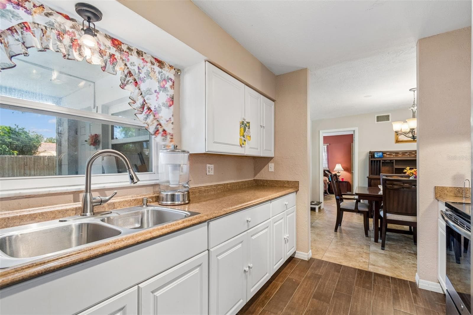 Kitchen - 2085 68TH AVE S, ST PETERSBURG