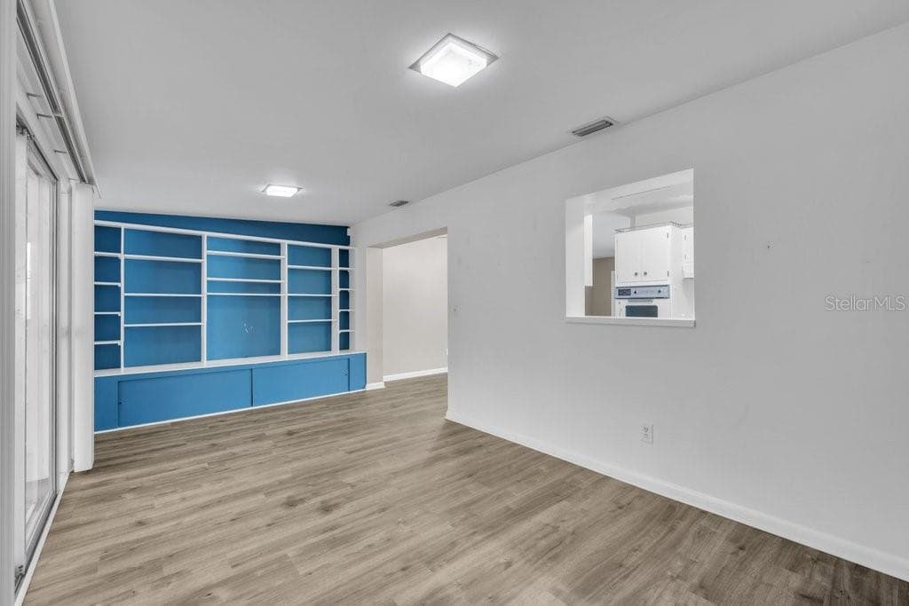 Single Family Residence at 1105 N PARSONS AVE, BRANDON, photo 13 of 27